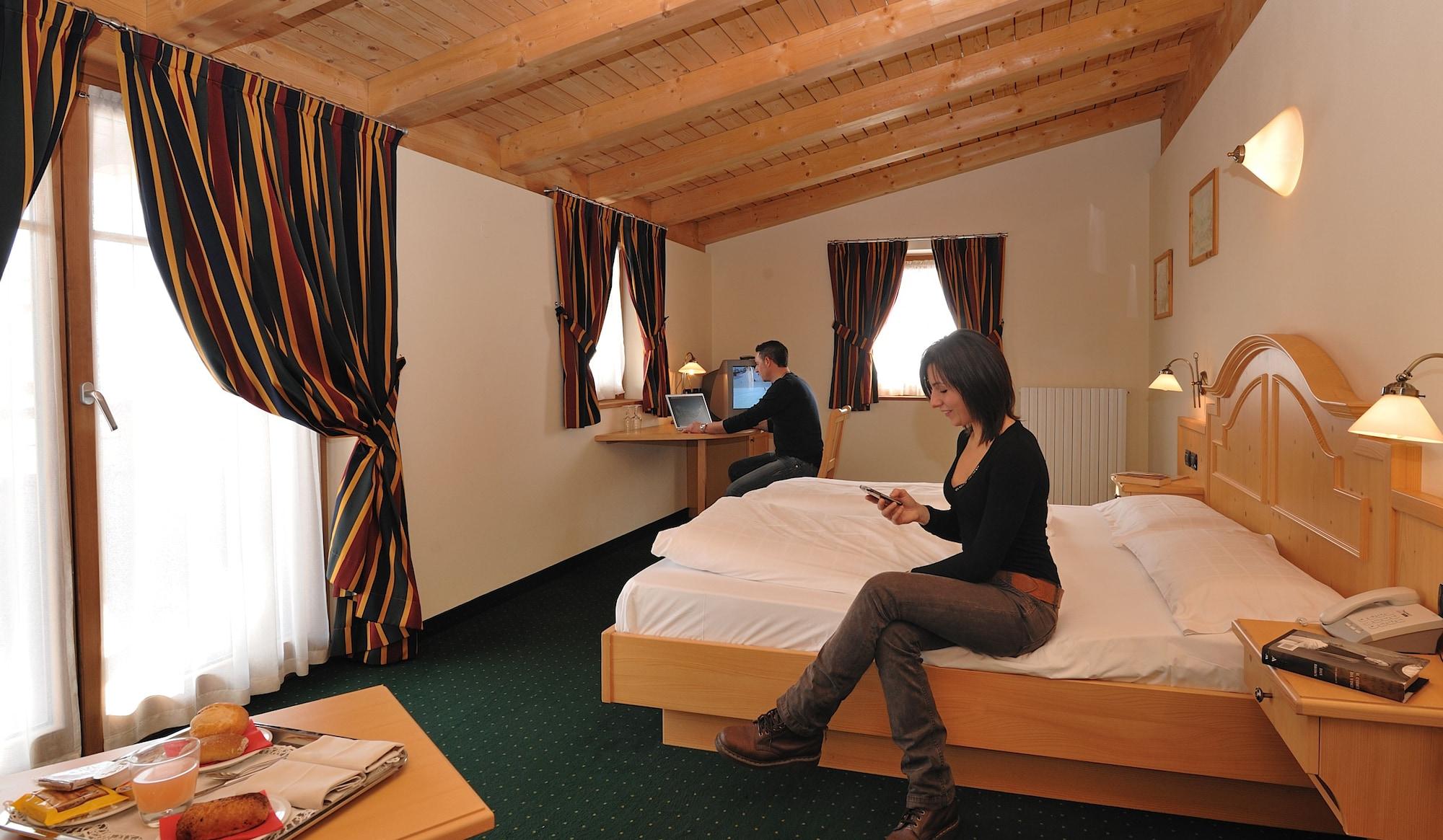 Hotel Touring Livigno Exterior foto